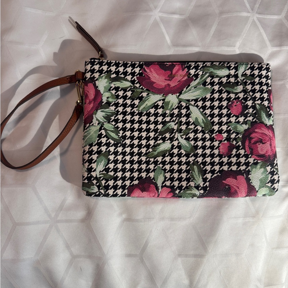 Anne Klein wristlet Bag/Purse